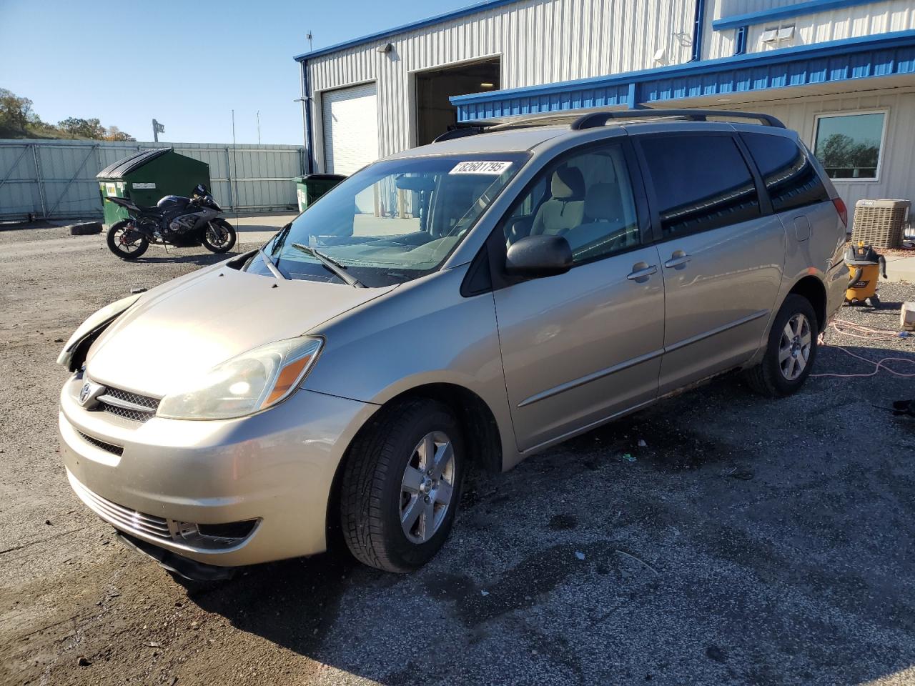 TOYOTA SIENNA CE 2005