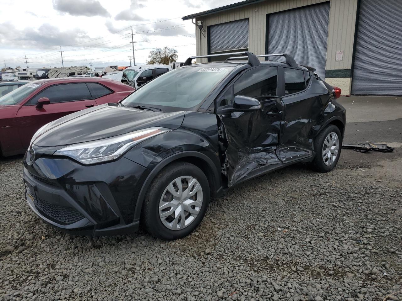 TOYOTA C-HR XLE 2021