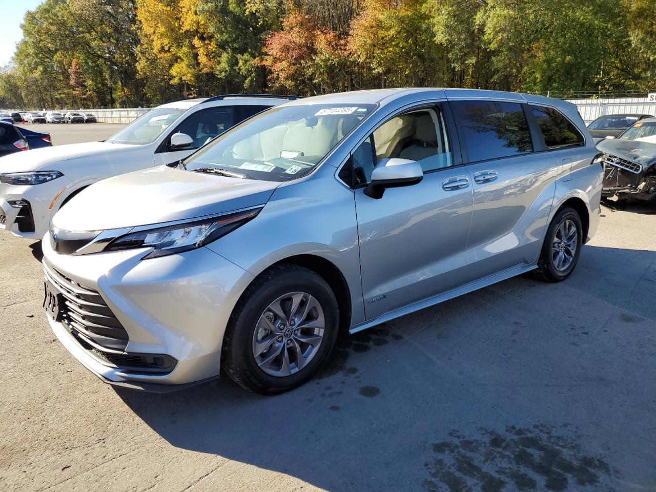 TOYOTA SIENNA LE 2021