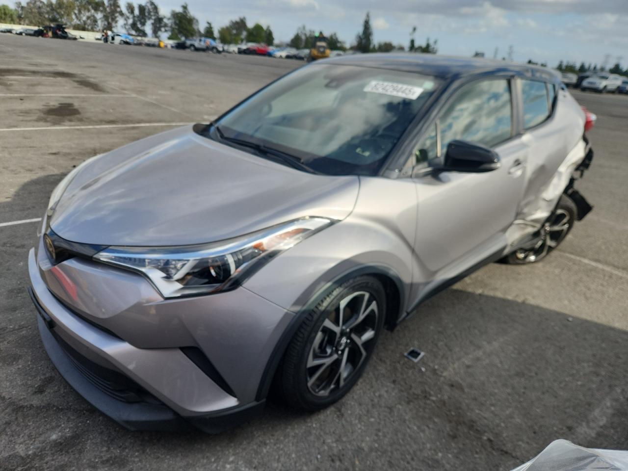TOYOTA C-HR XLE 2019
