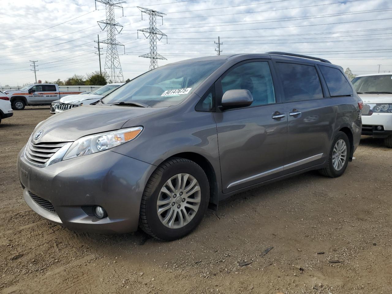 TOYOTA SIENNA XLE 2016