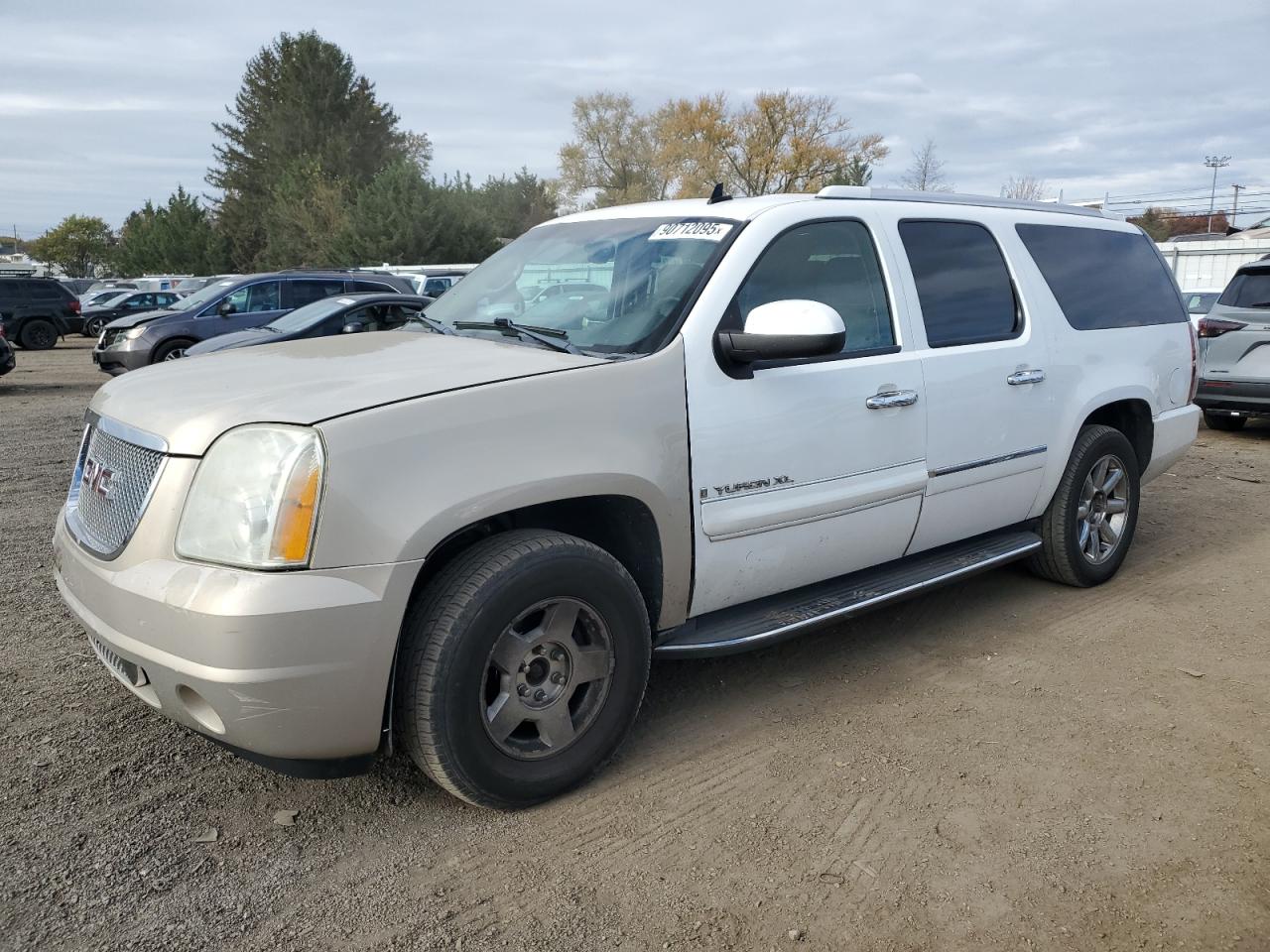 GMC YUKON XL D 2011