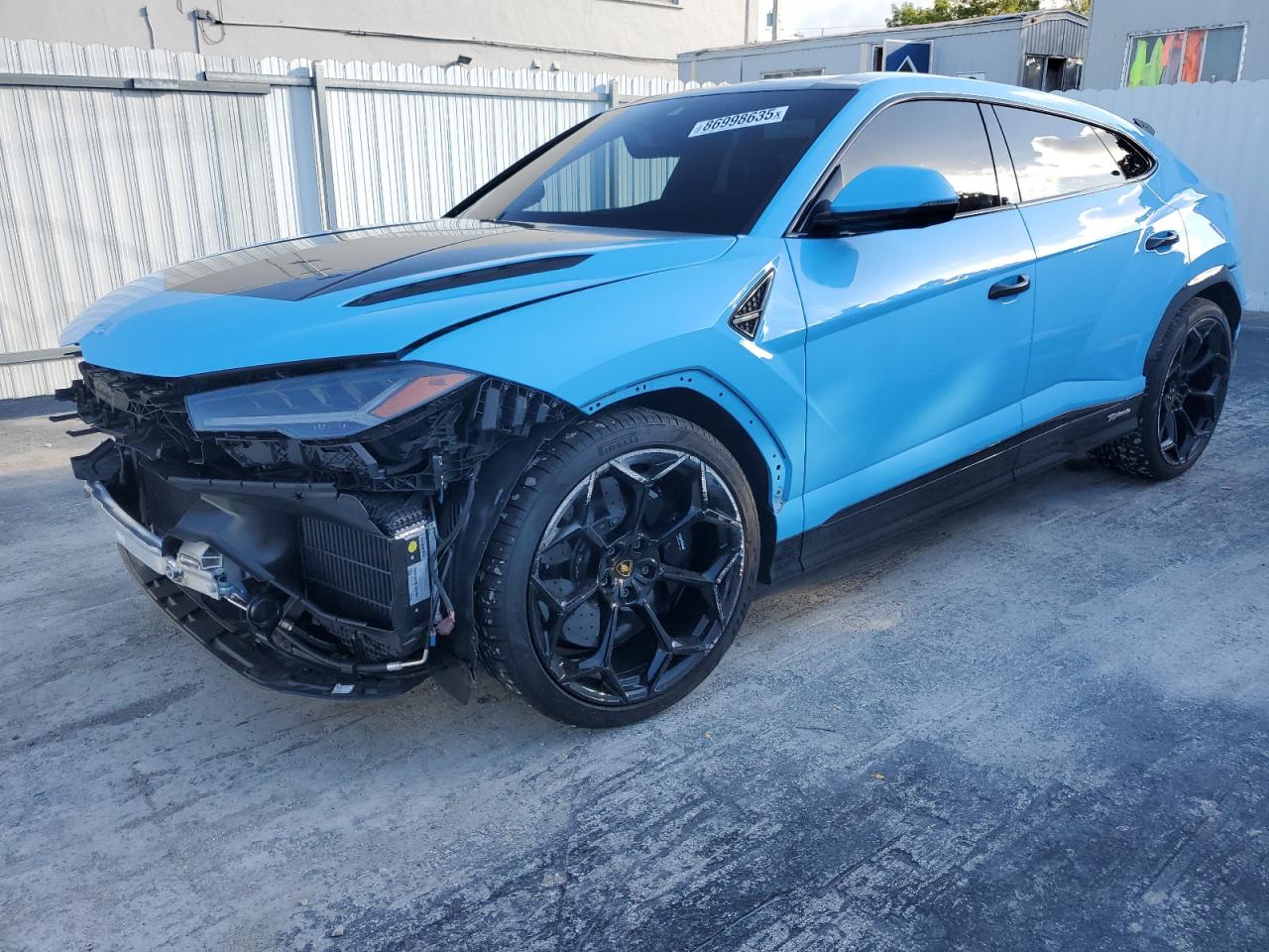 LAMBORGHINI URUS PERFO 2024