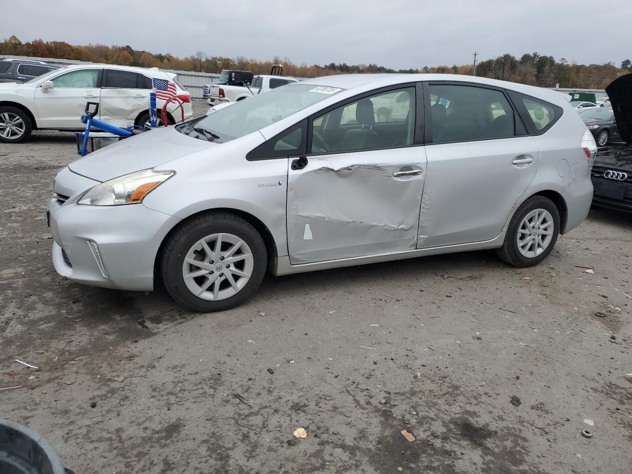 TOYOTA PRIUS V 2014