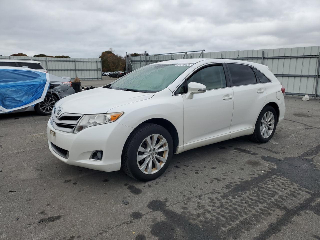 TOYOTA VENZA LE 2015