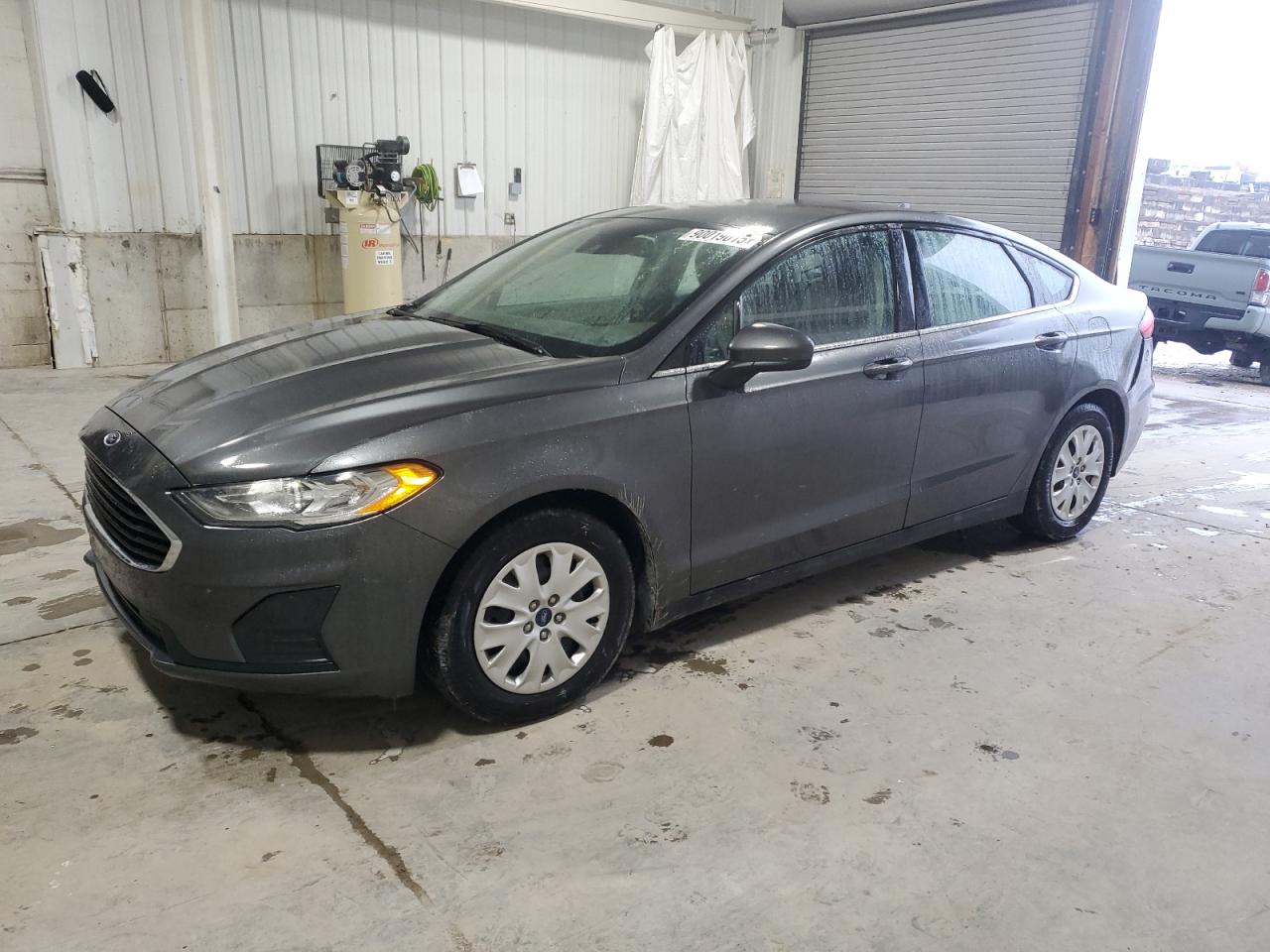 FORD FUSION S 2020