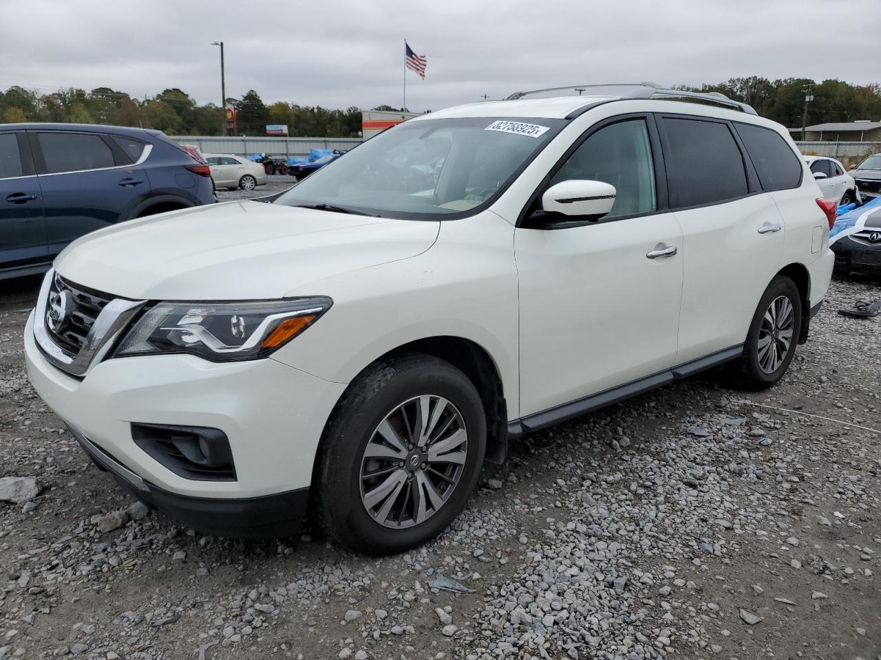 NISSAN PATHFINDER 2017