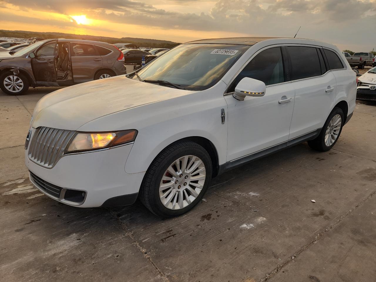 LINCOLN MKT 2011