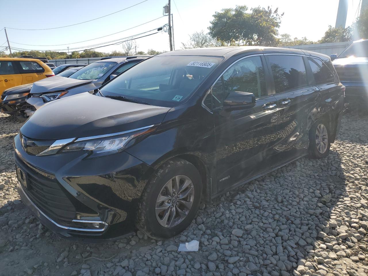 TOYOTA SIENNA XLE 2021