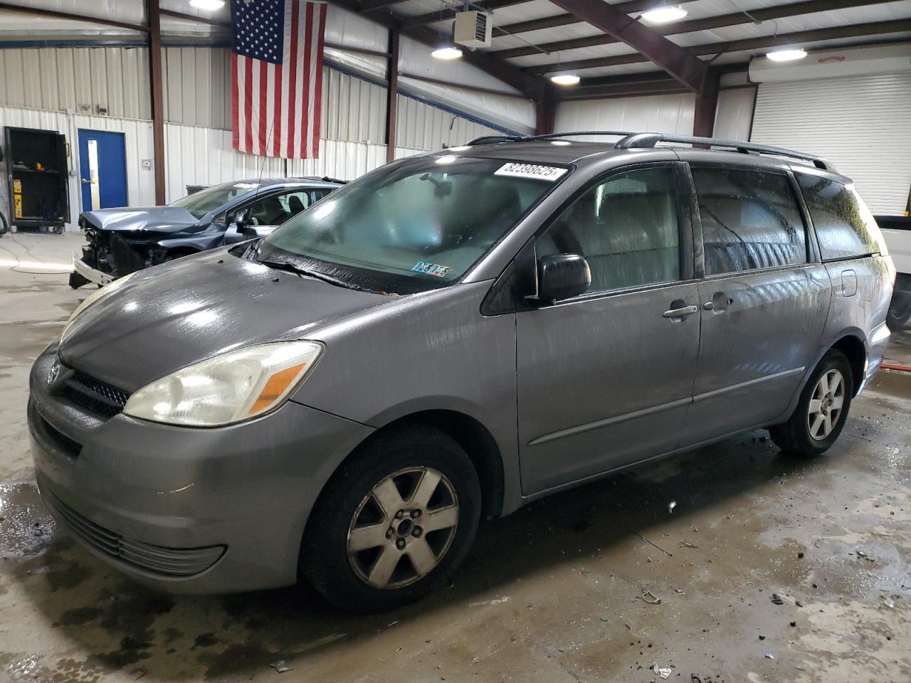 TOYOTA SIENNA CE 2004