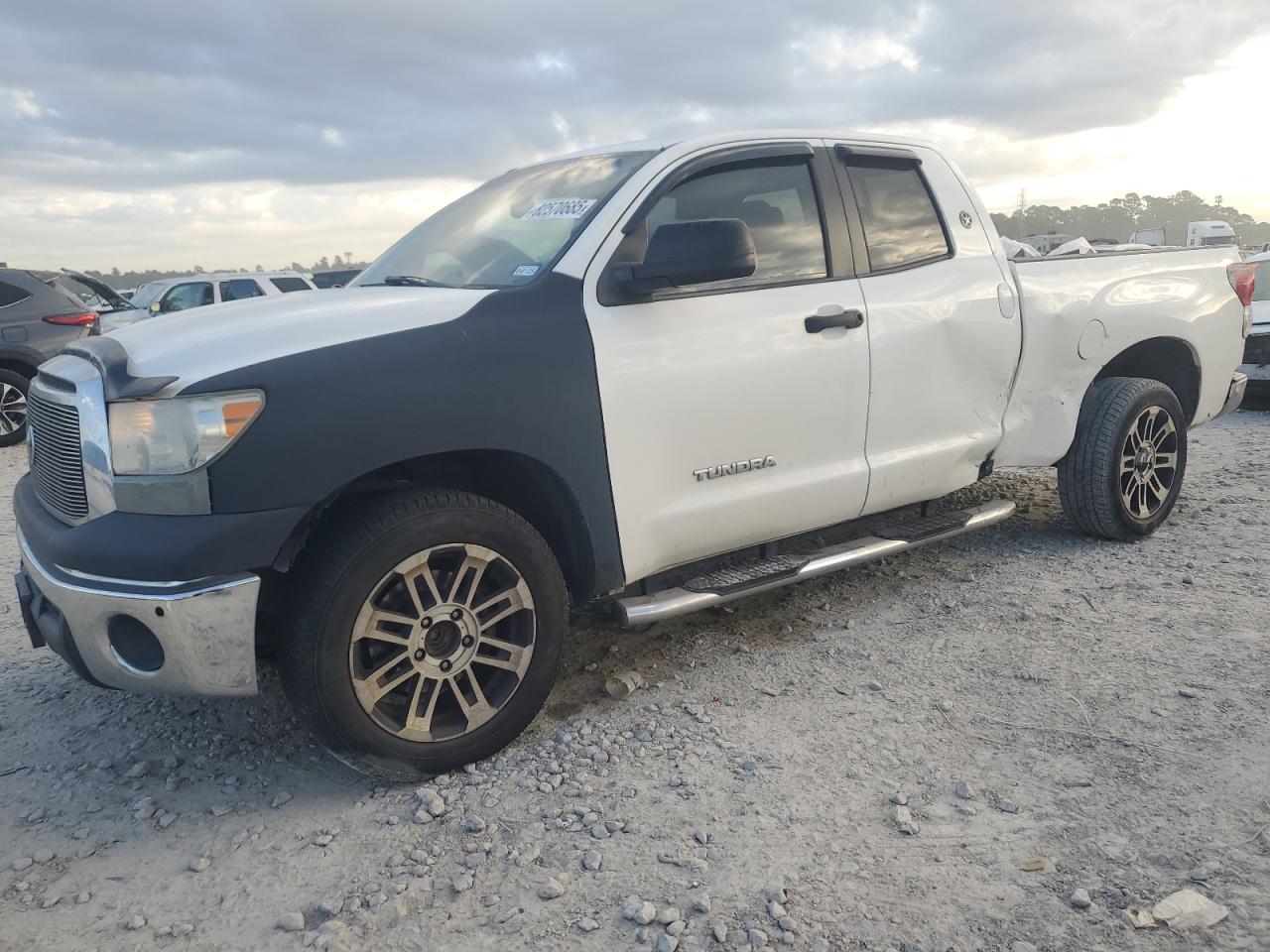 TOYOTA TUNDRA 2013