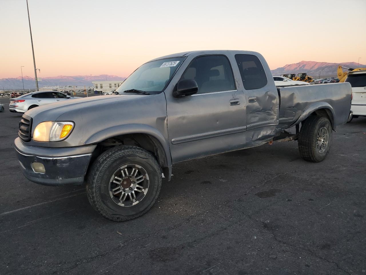 TOYOTA TUNDRA ACC 2000
