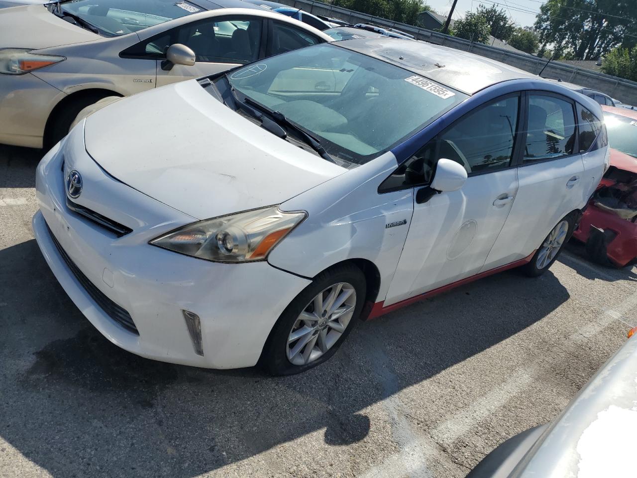 TOYOTA PRIUS V 2012