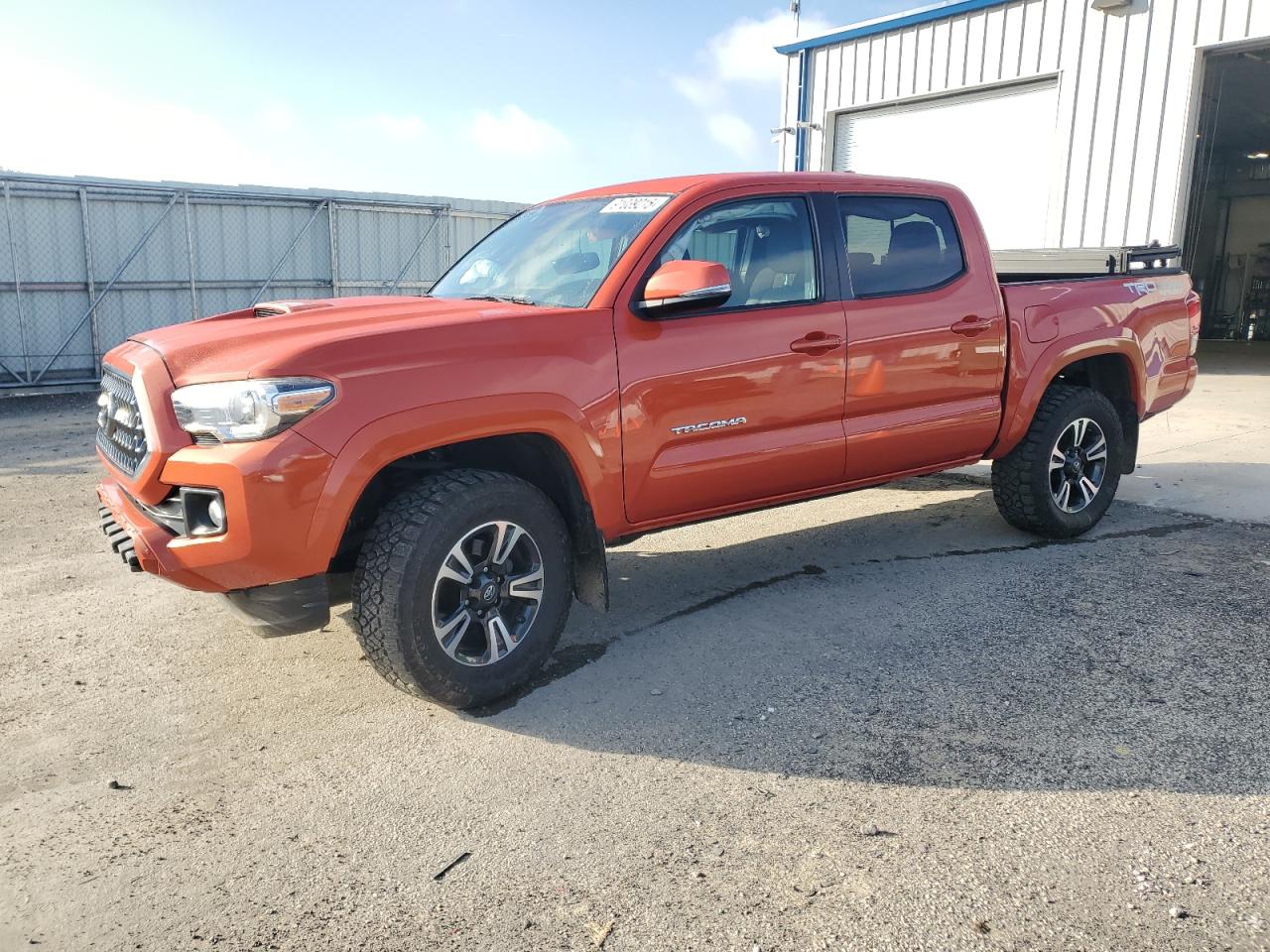 TOYOTA TACOMA 2018