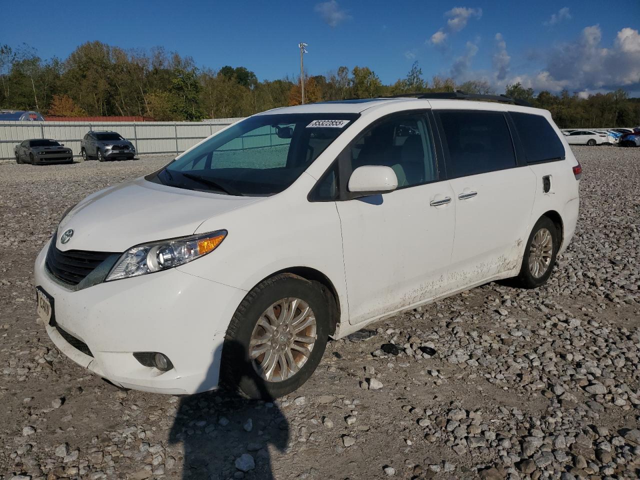 TOYOTA SIENNA XLE 2011