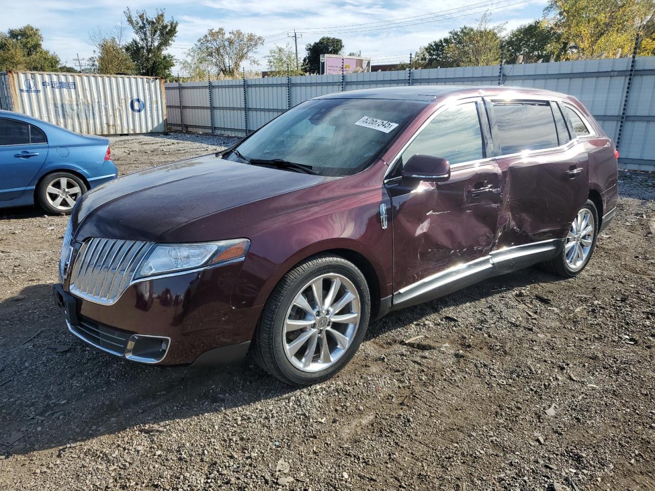 LINCOLN MKT 2011