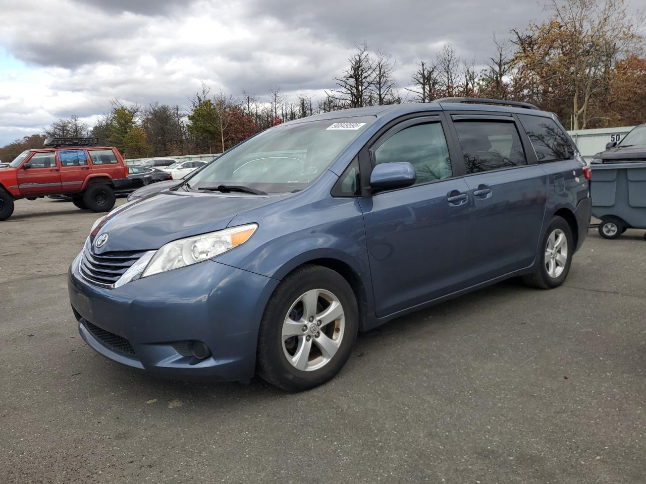 TOYOTA SIENNA 2017