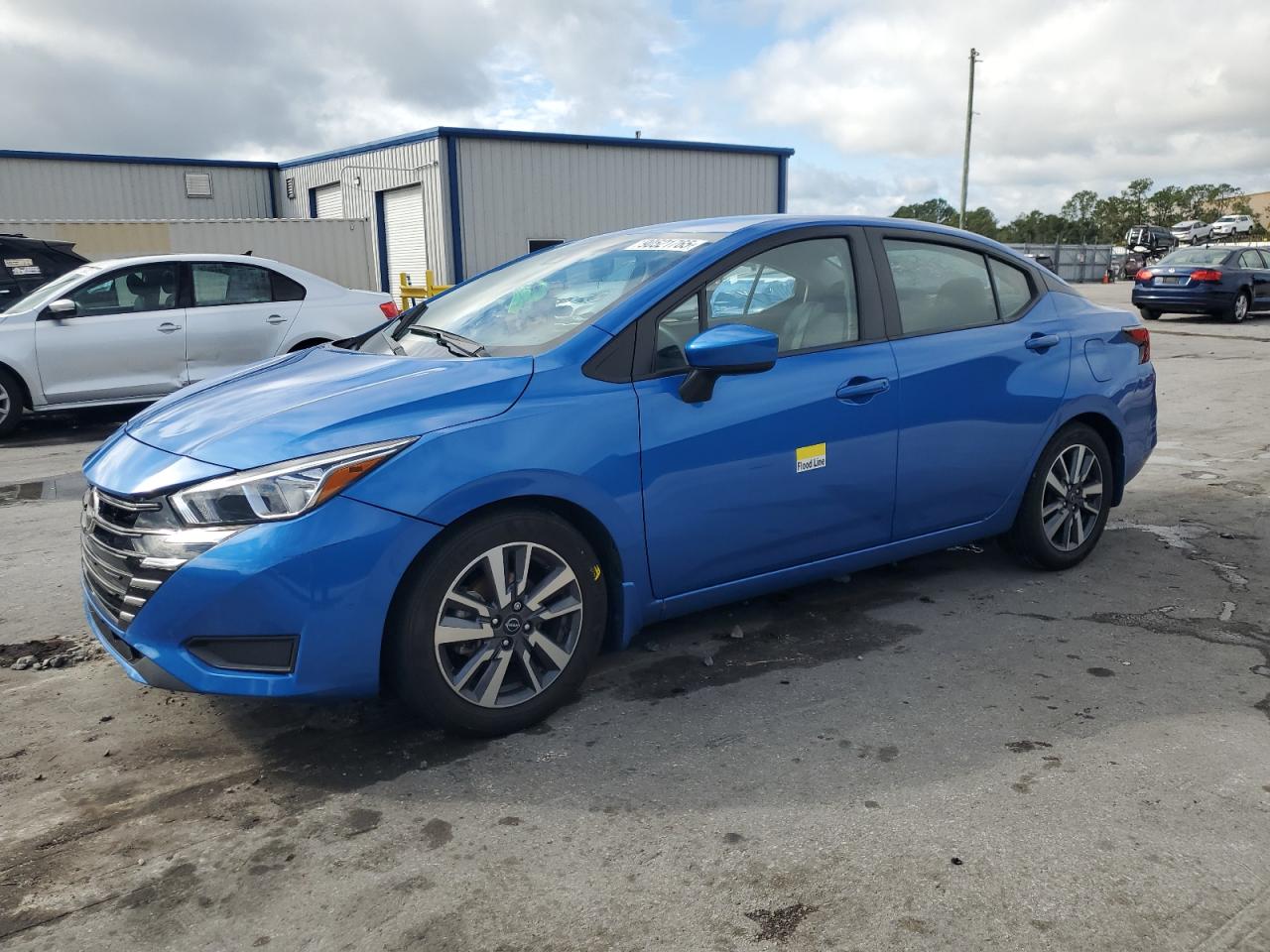 NISSAN VERSA SV 2024