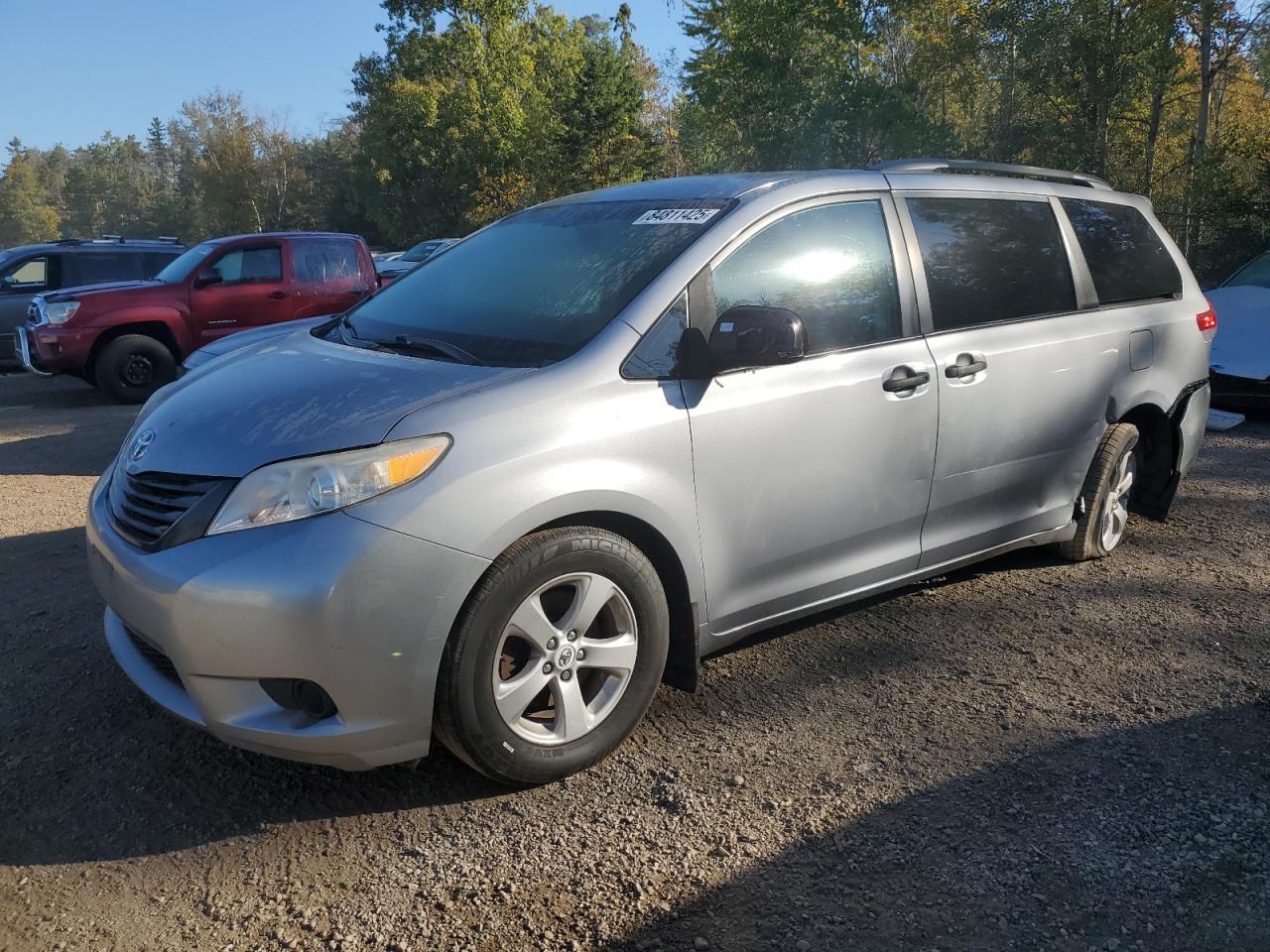 TOYOTA SIENNA 2011