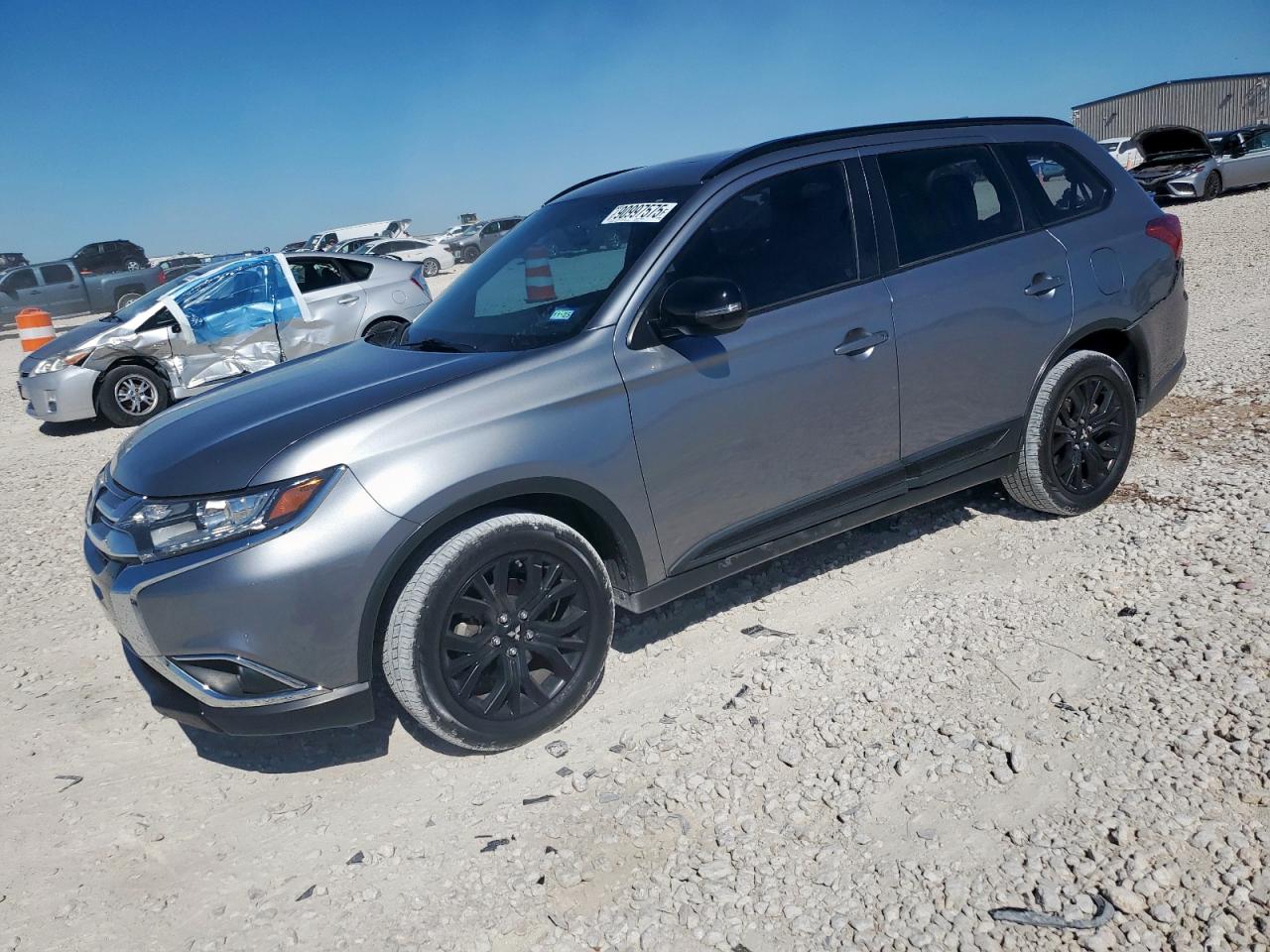 MITSUBISHI OUTLANDER 2018