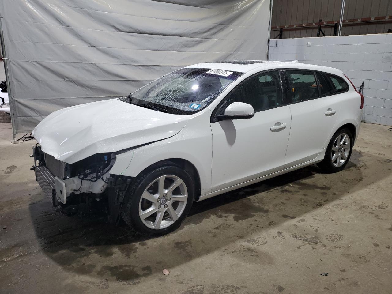 VOLVO V60 2015