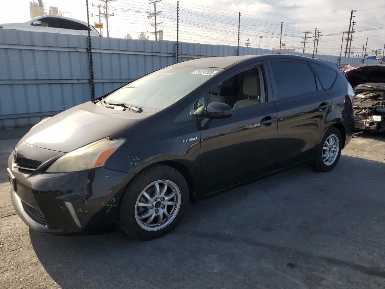 TOYOTA PRIUS V 2013