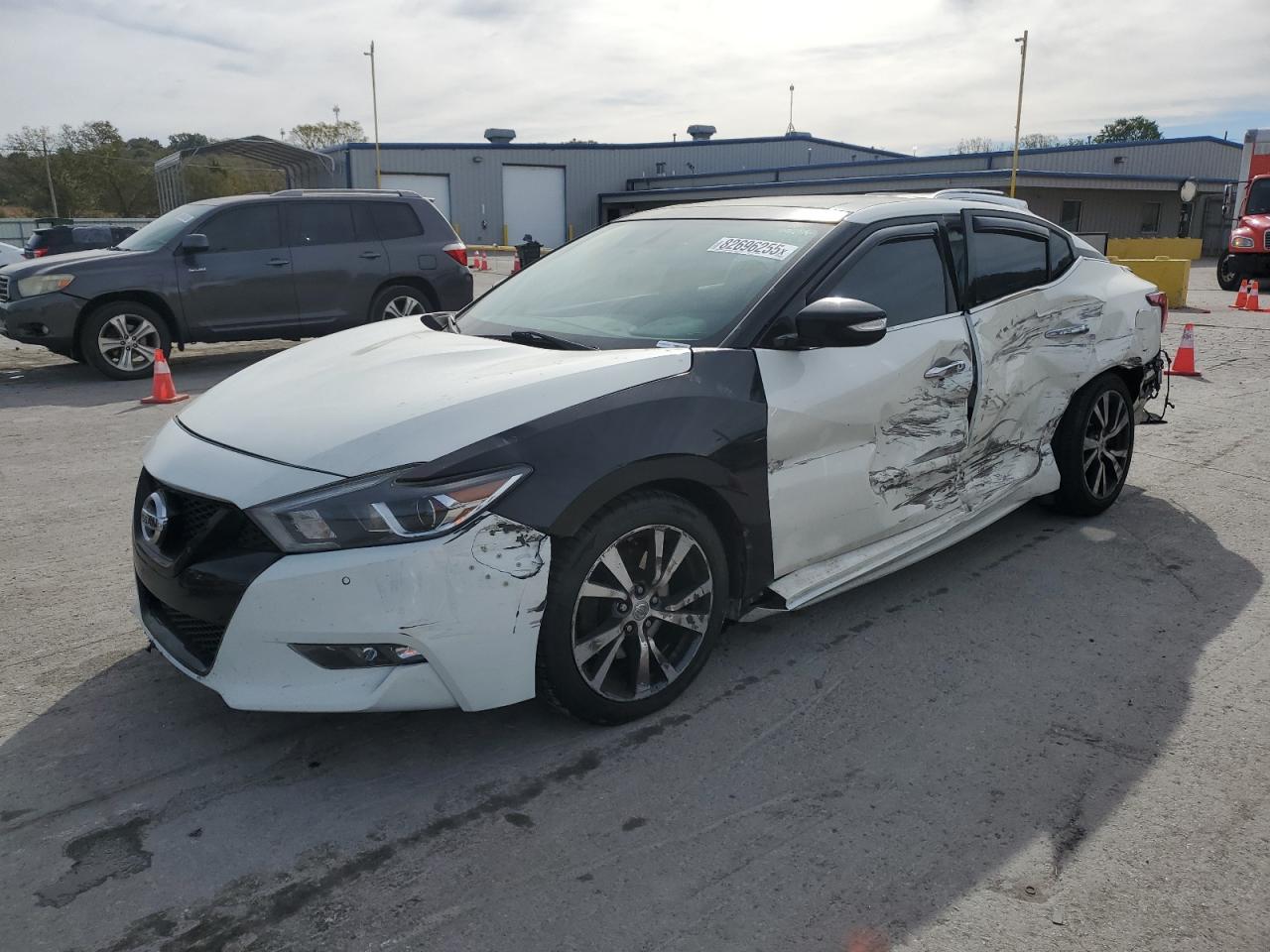 NISSAN MAXIMA 2017