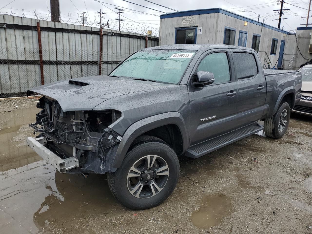 TOYOTA TACOMA 2017