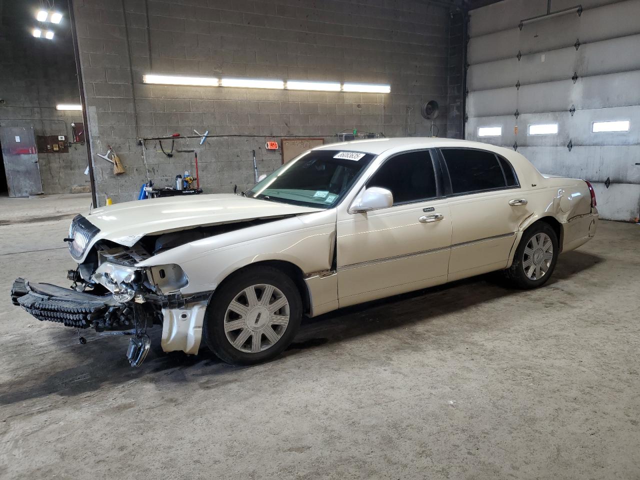 LINCOLN TOWN CAR CARTIER 2003