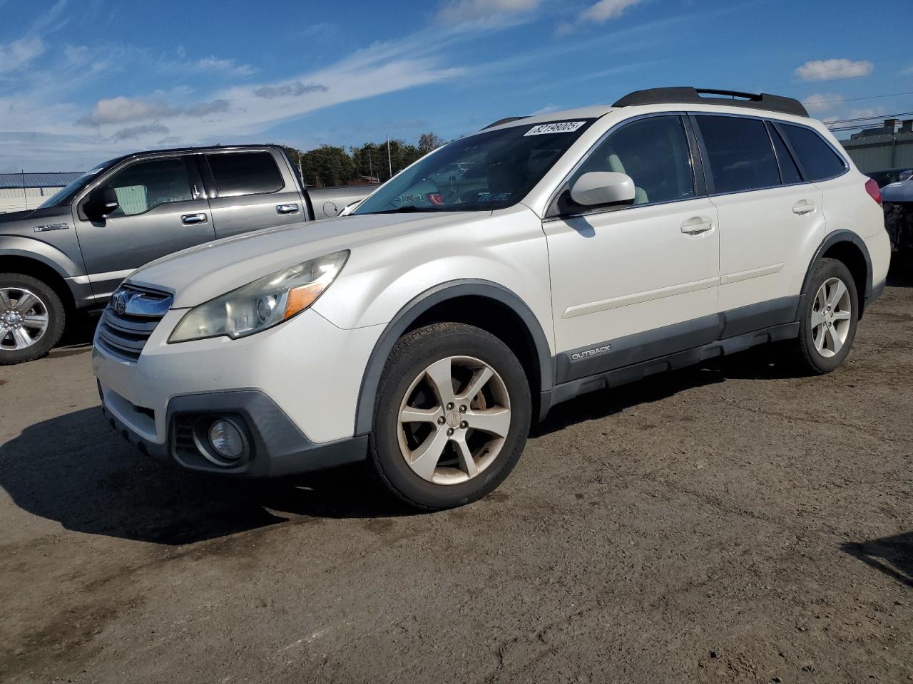 SUBARU OUTBACK 2. 2014