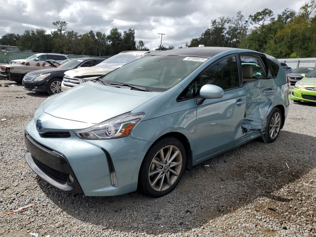 TOYOTA PRIUS V 2017