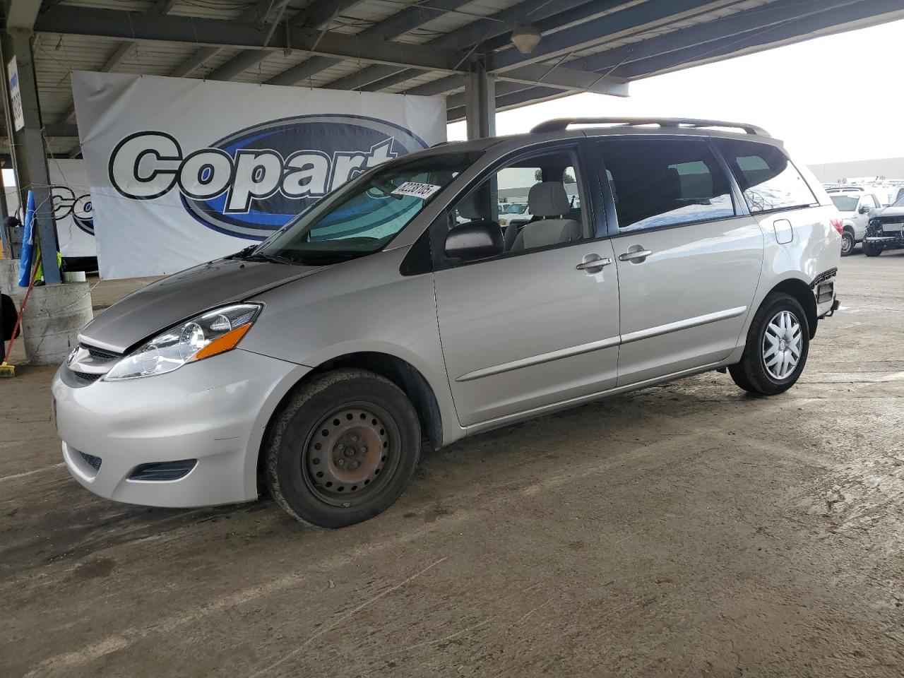 TOYOTA SIENNA CE 2008