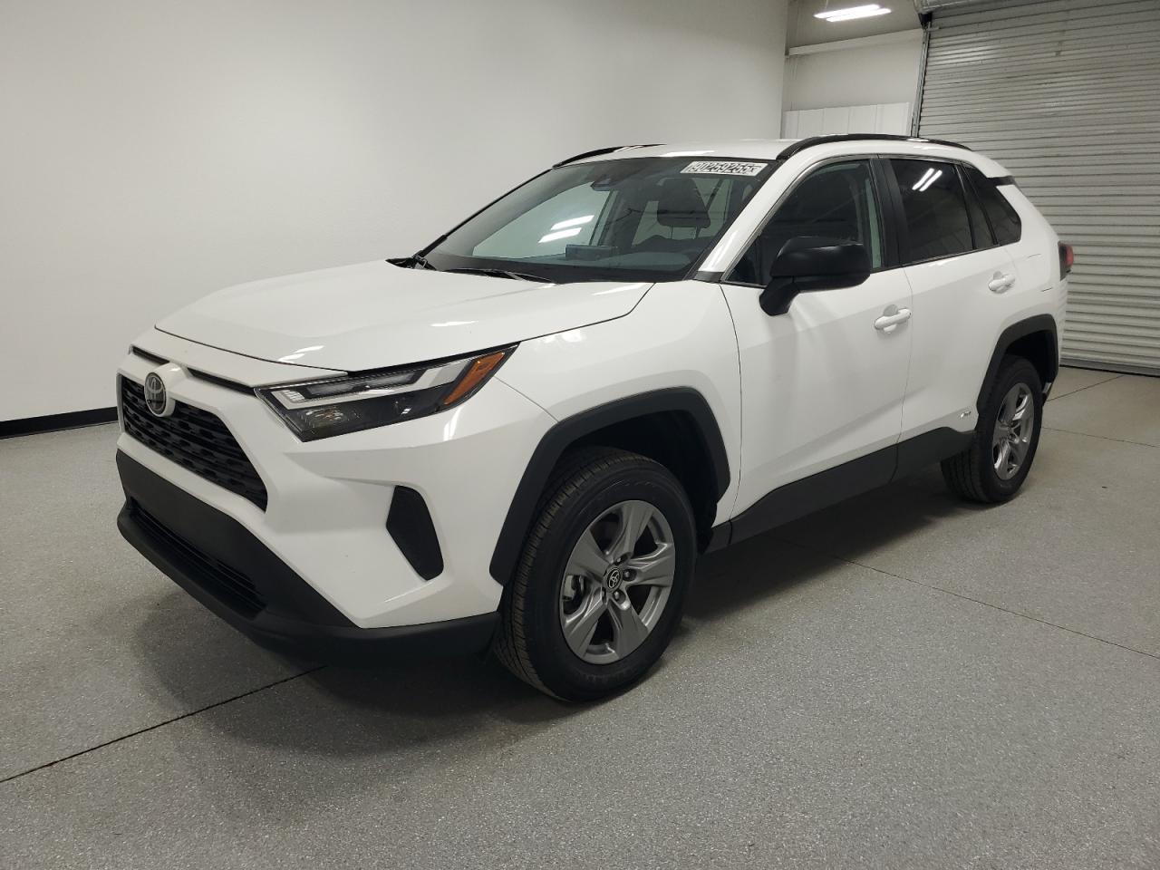 TOYOTA RAV4 LE 2025