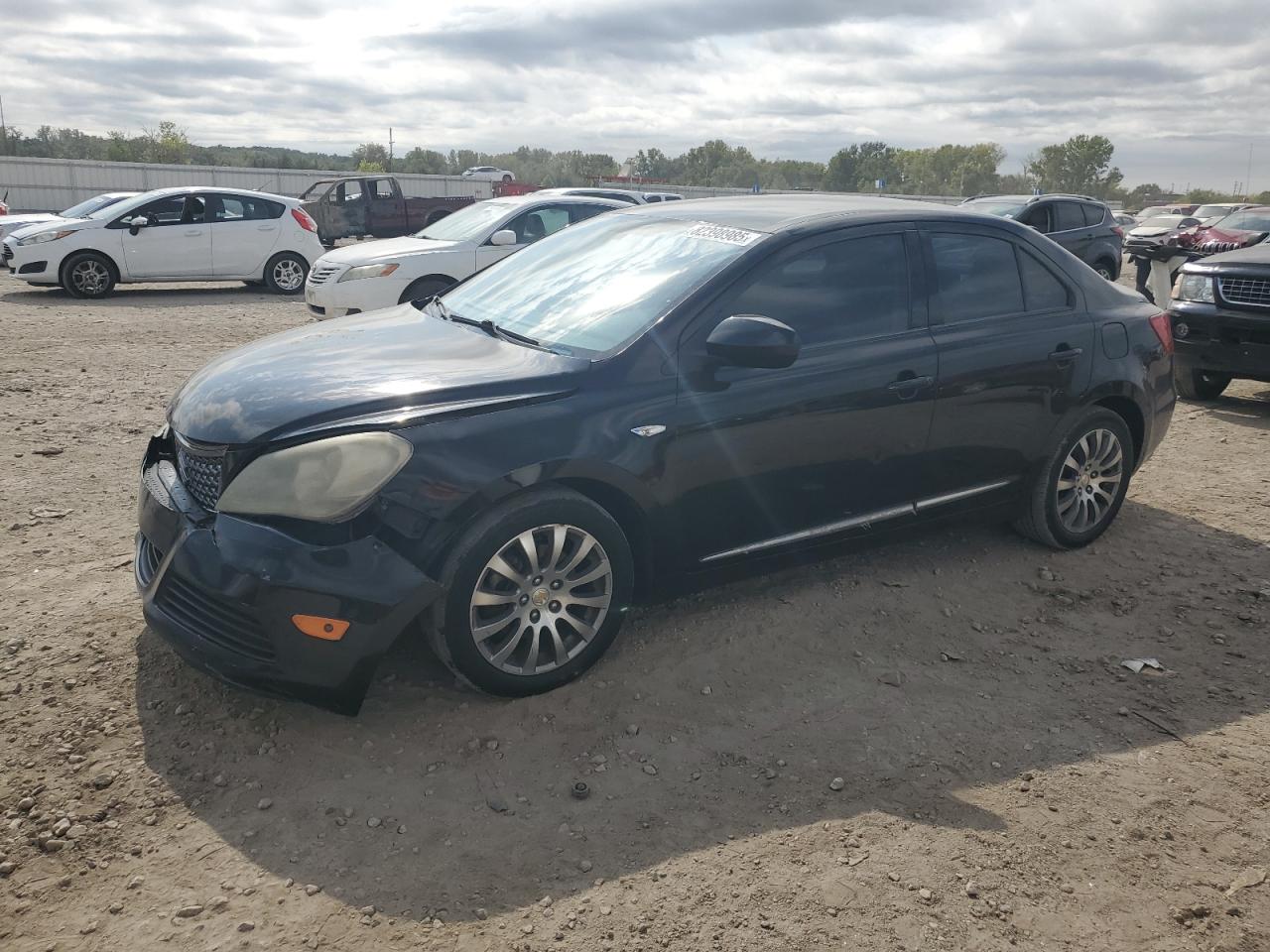 SUZUKI KIZASHI SE 2013