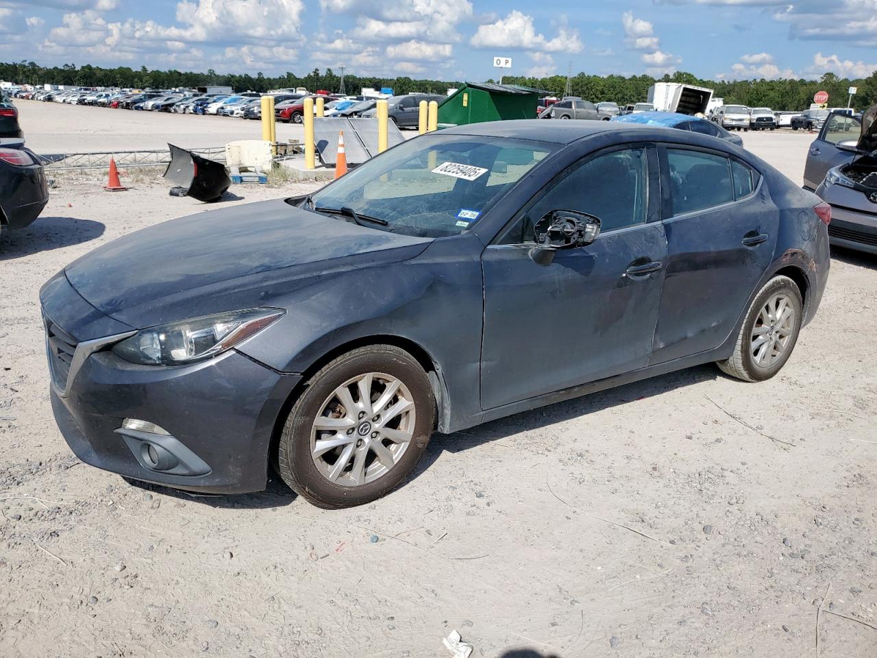 MAZDA 3 2015
