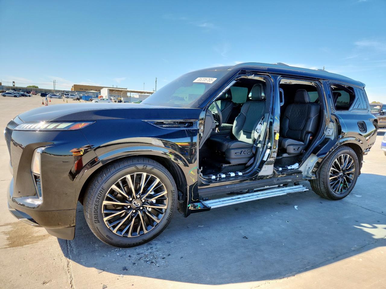INFINITI QX80 2025