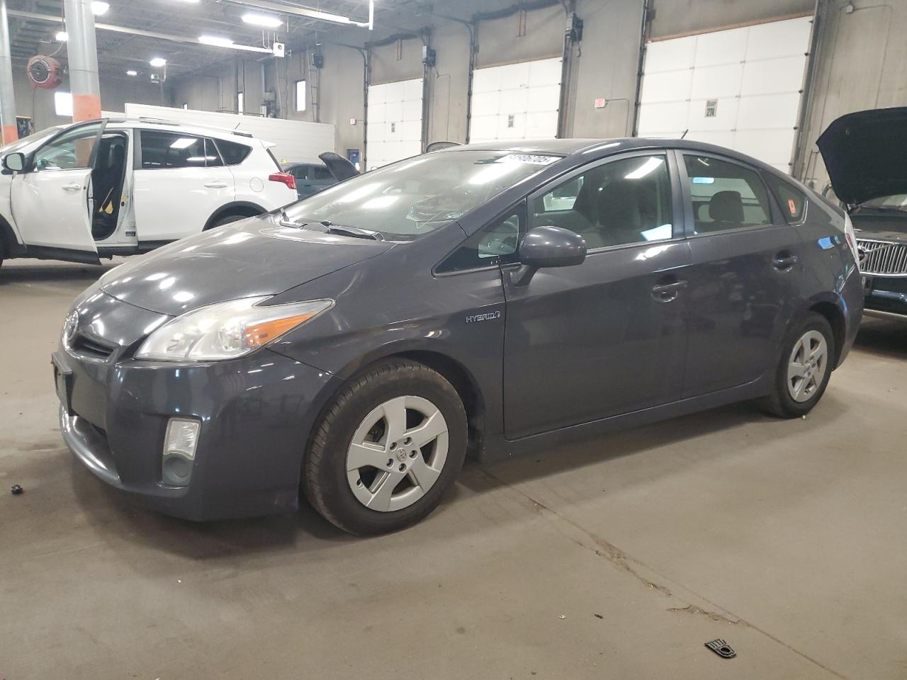 TOYOTA PRIUS 2011