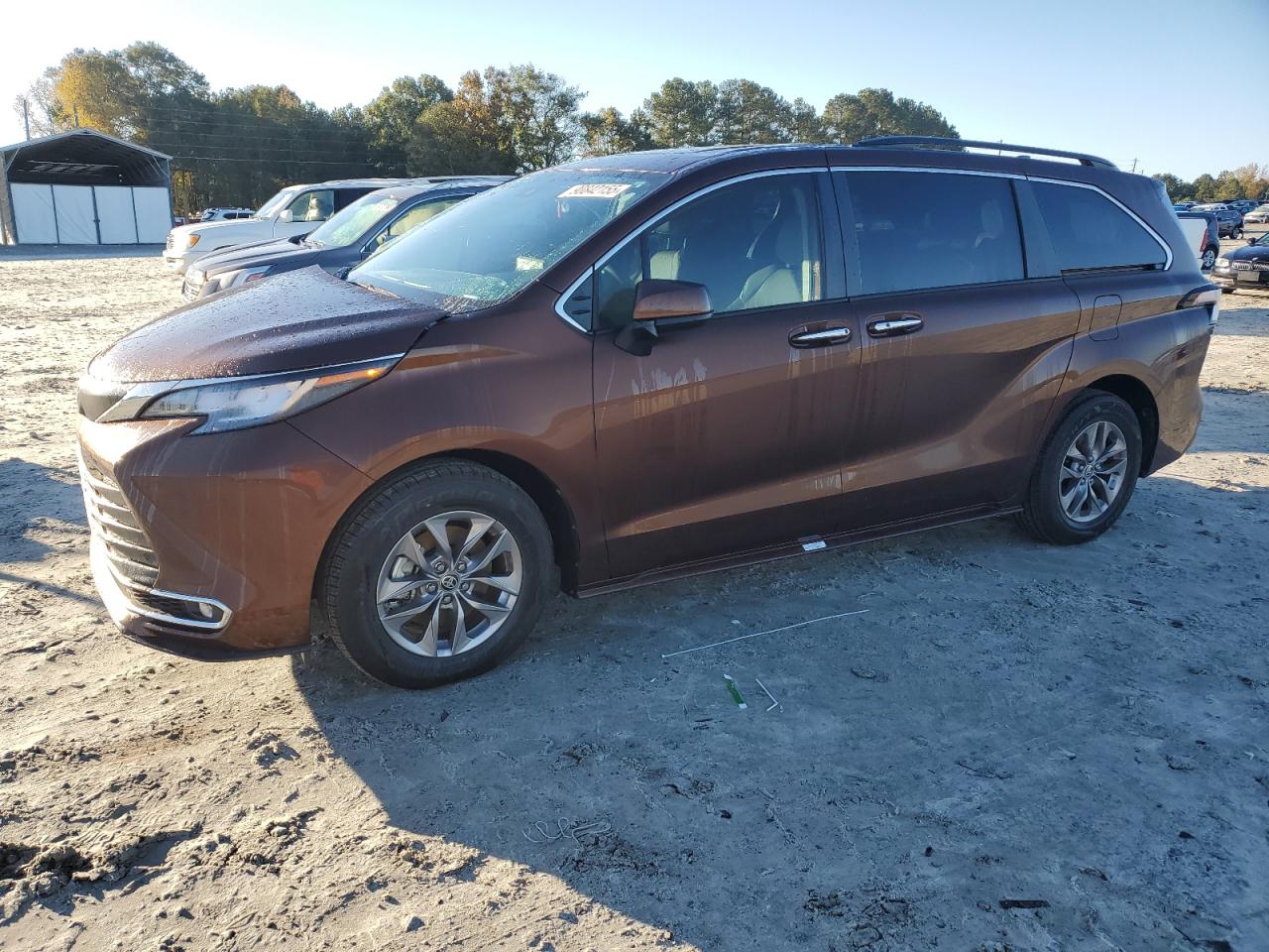 TOYOTA SIENNA XLE 2023