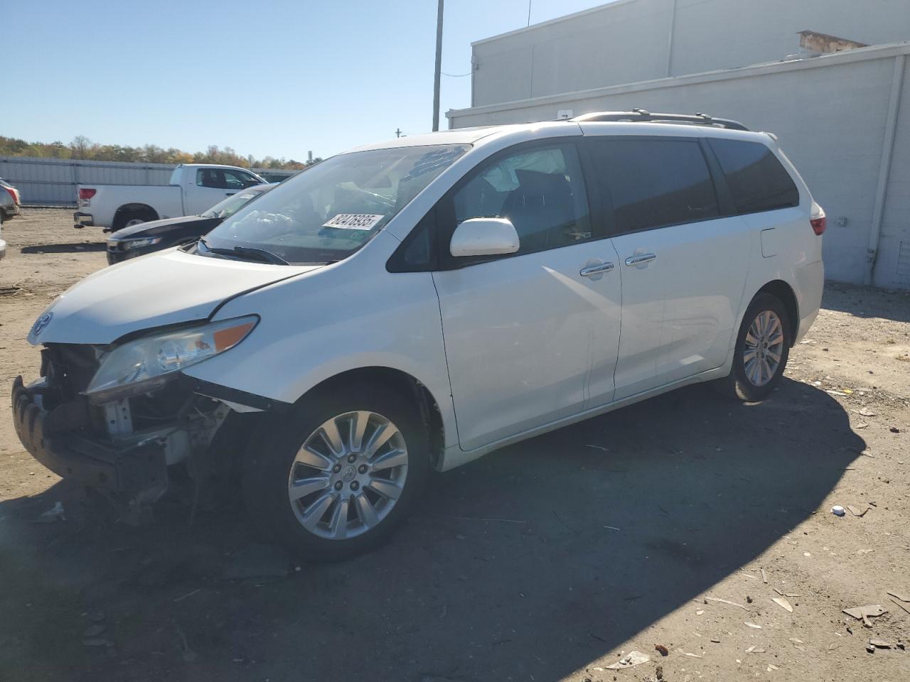 TOYOTA SIENNA XLE 2015