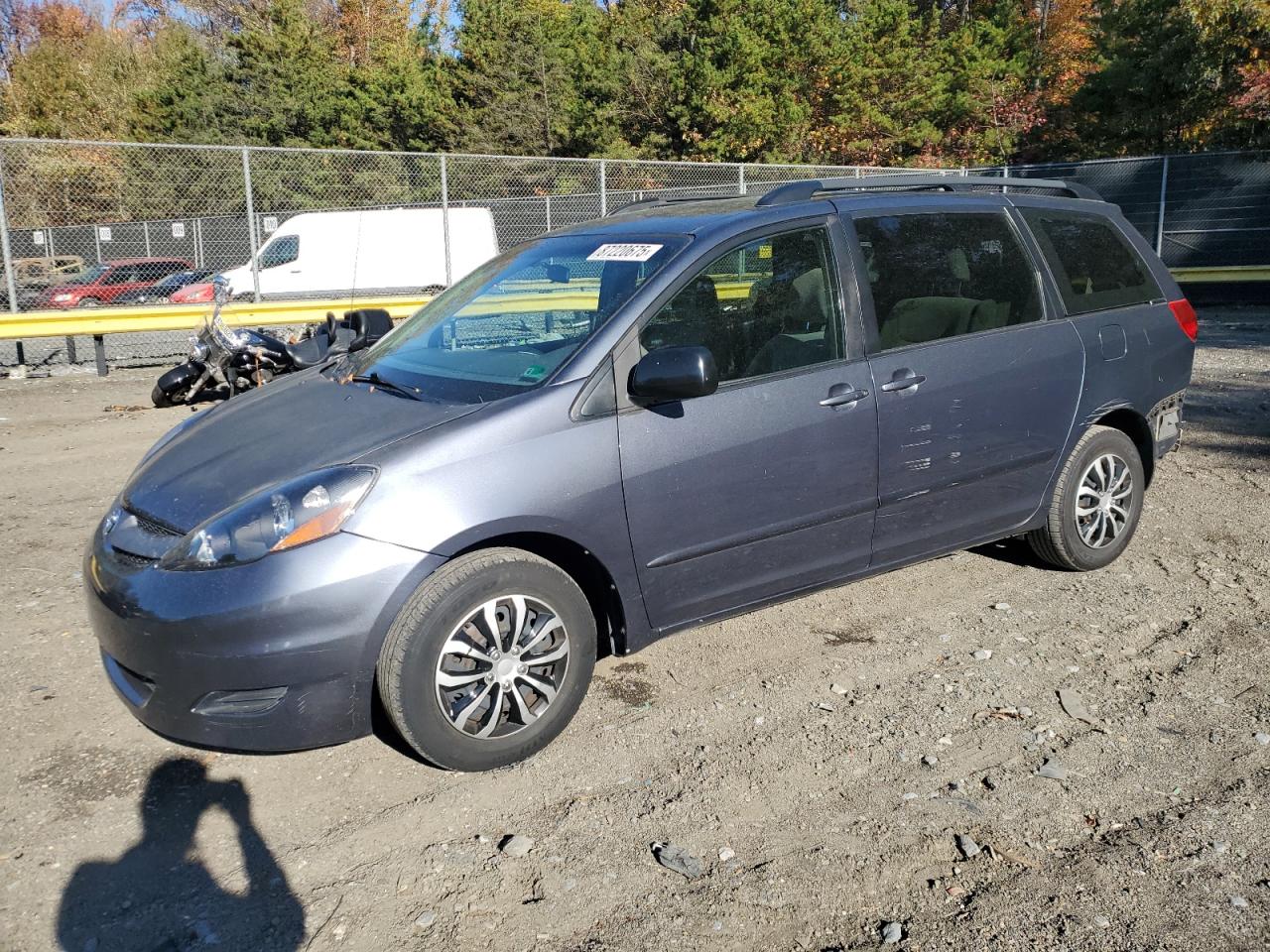 TOYOTA SIENNA CE 2010