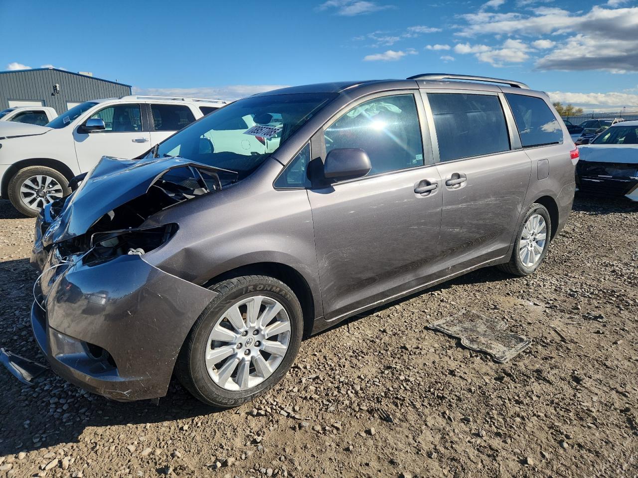 TOYOTA SIENNA 2011