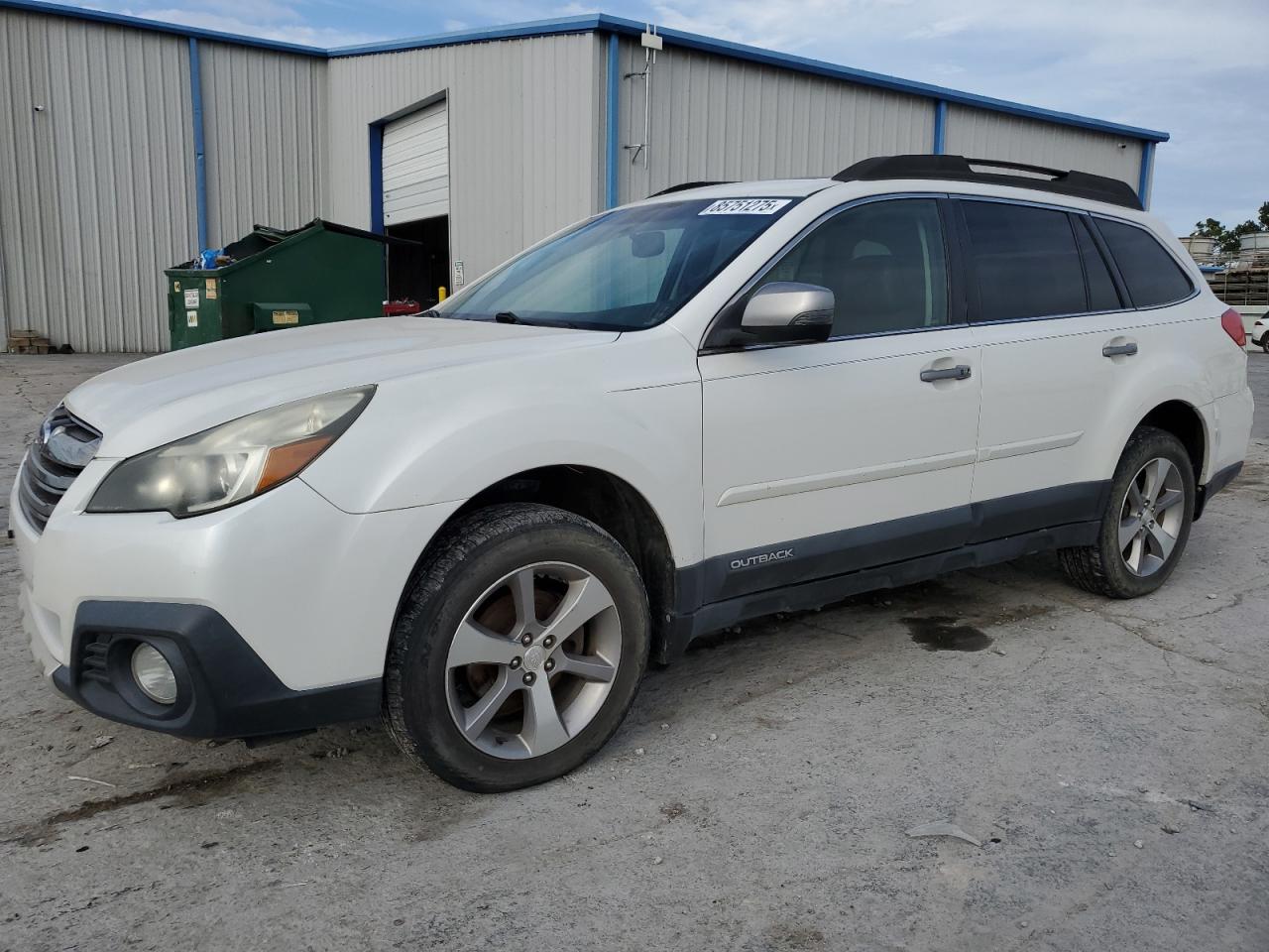 SUBARU OUTBACK 2. 2013