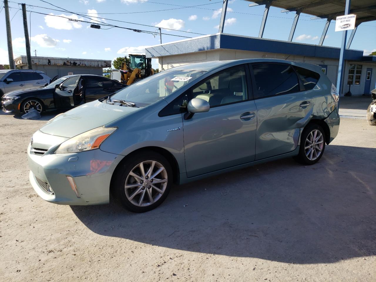 TOYOTA PRIUS V 2014