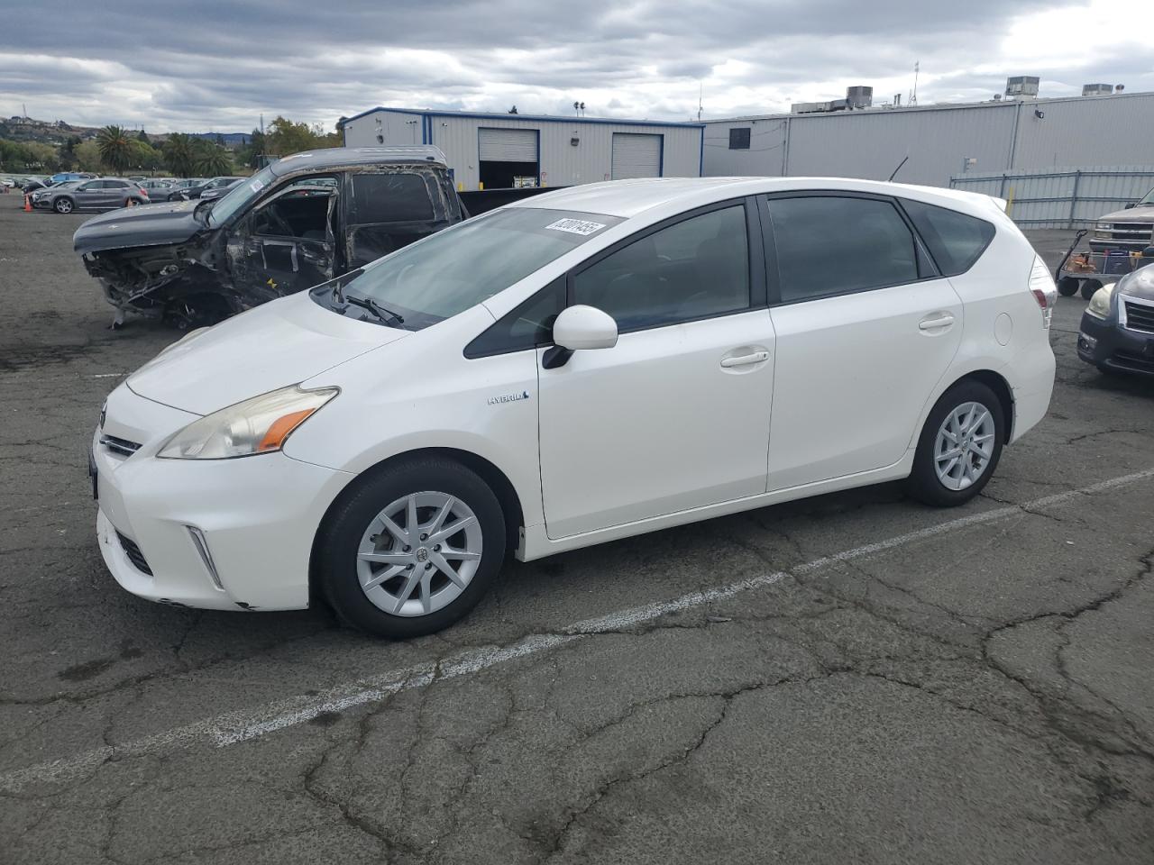 TOYOTA PRIUS V 2012