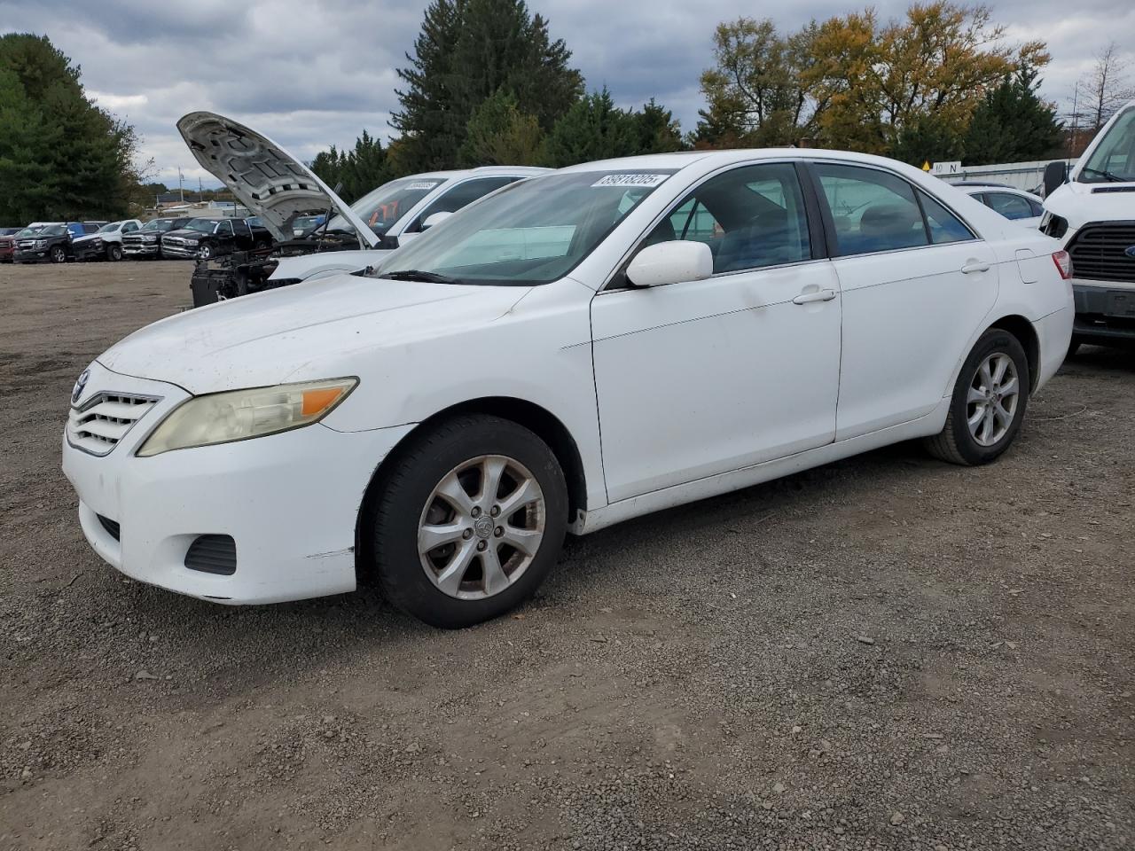 TOYOTA CAMRY BASE 2011