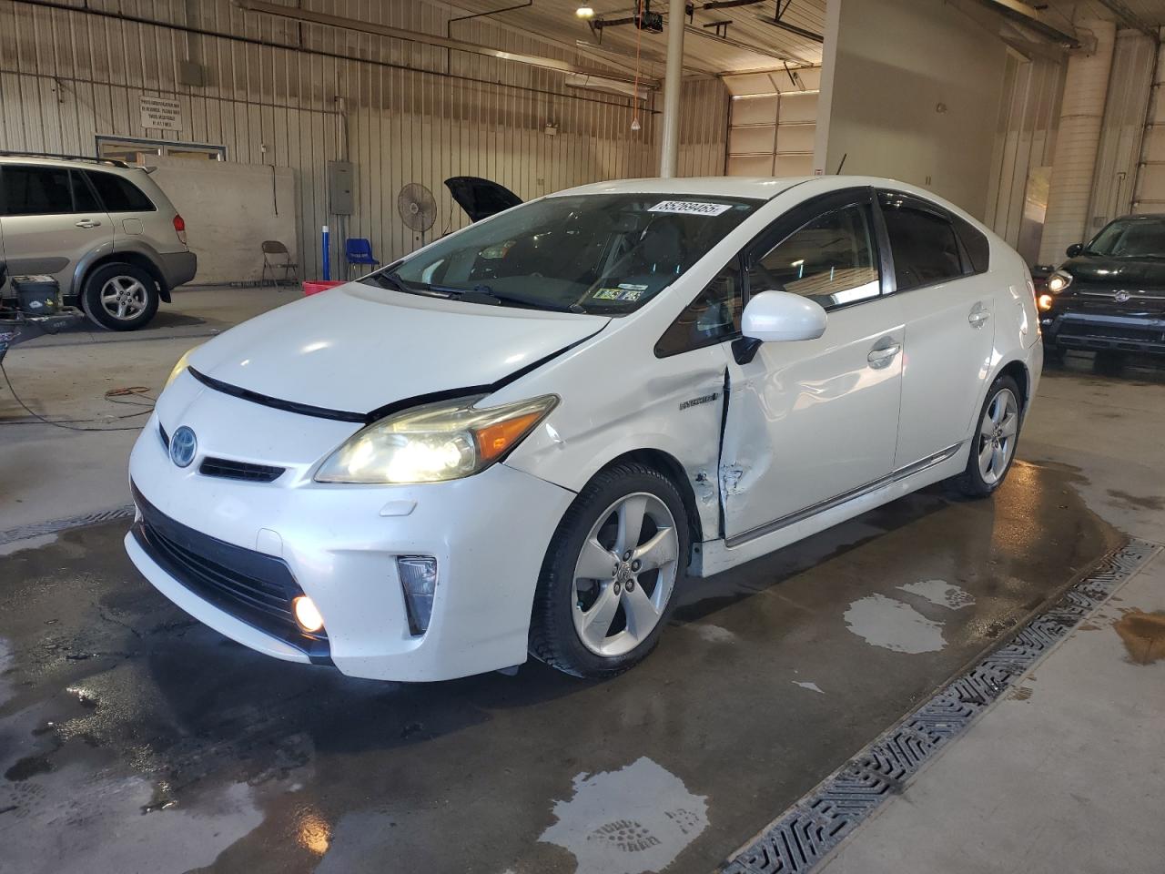 TOYOTA PRIUS 2013