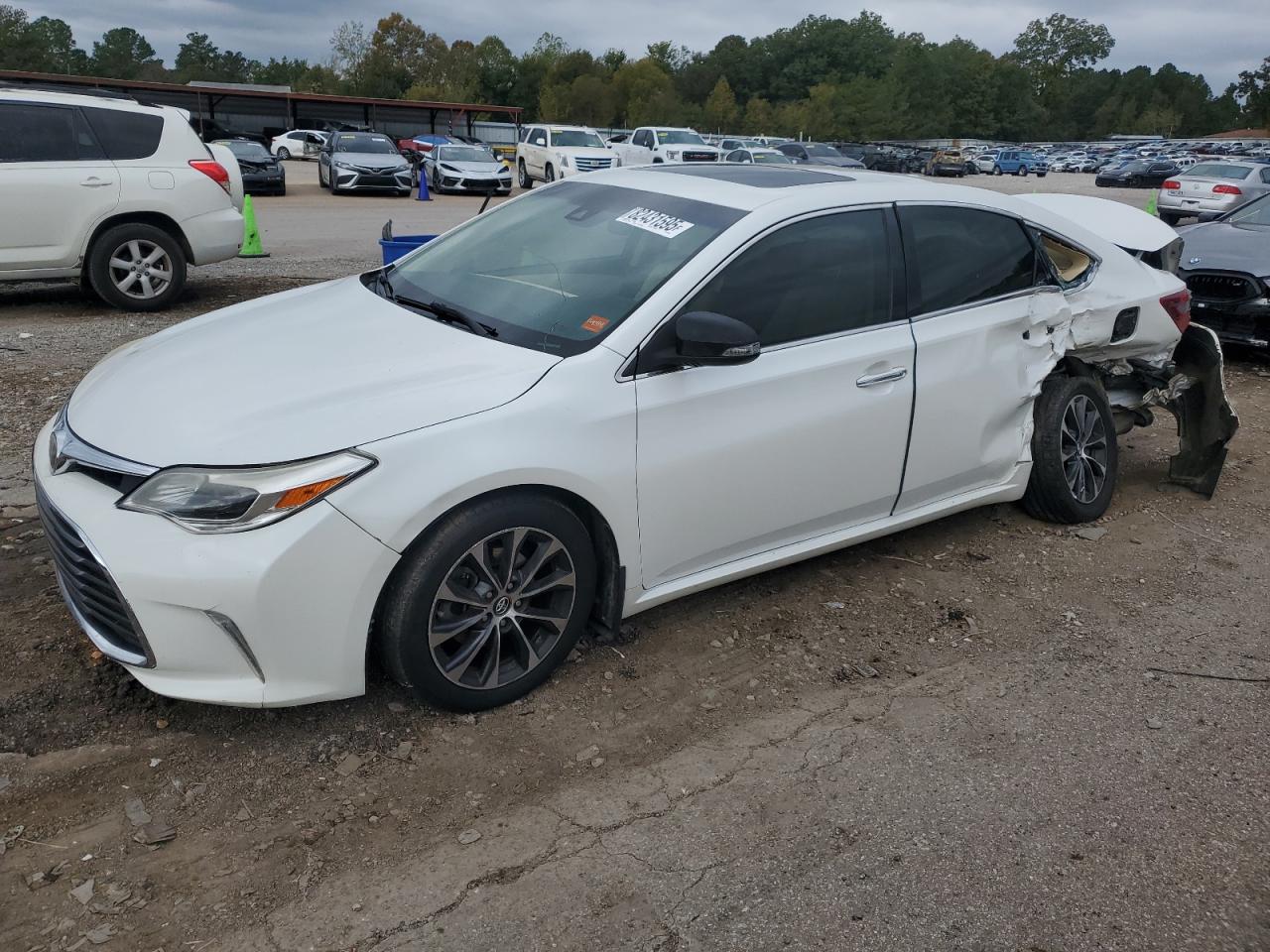 TOYOTA AVALON 4D 2018