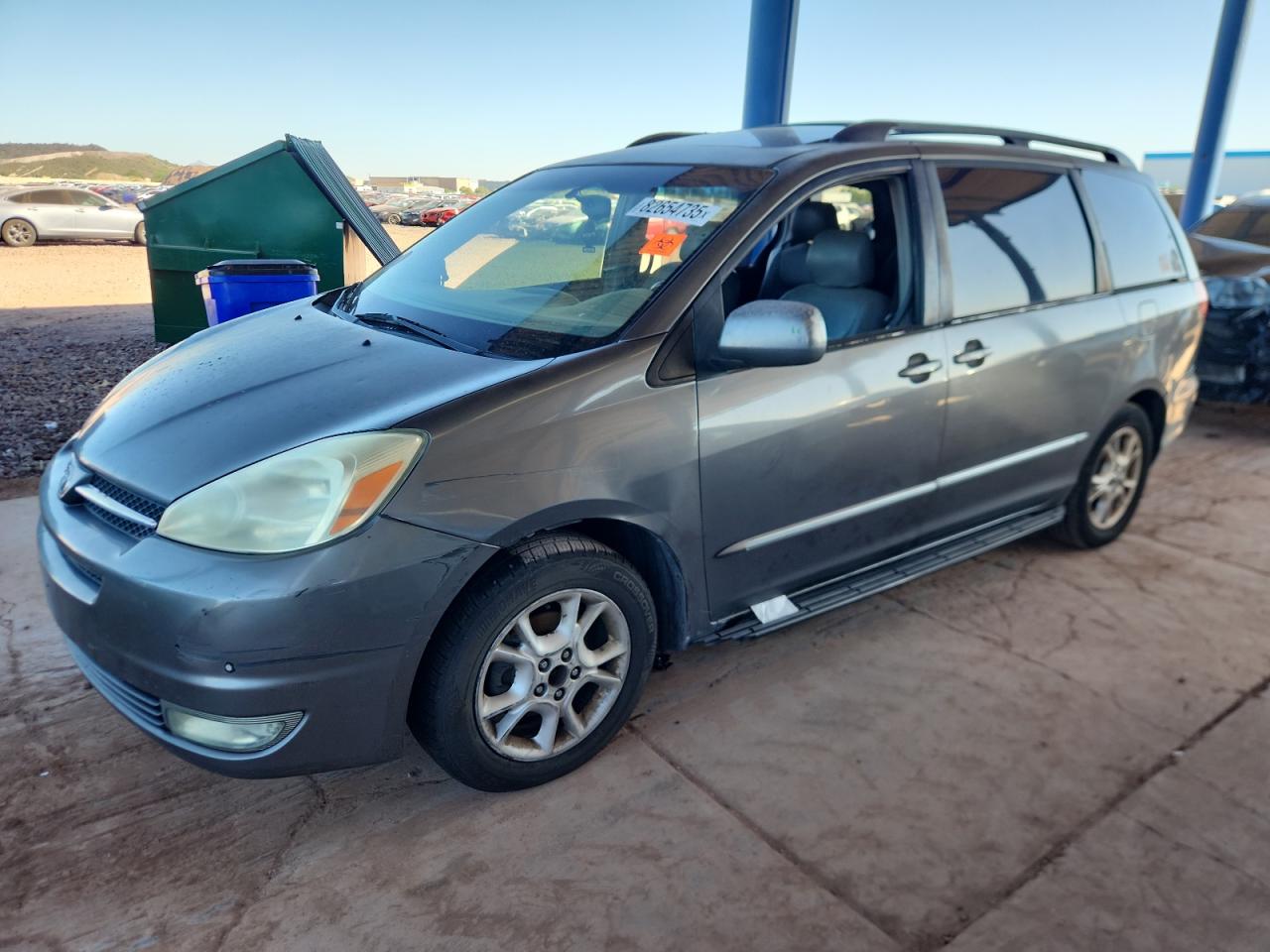 TOYOTA SIENNA XLE 2004