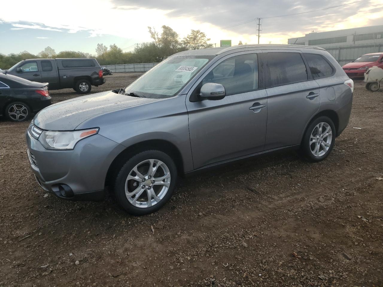 MITSUBISHI OUTLANDER 2014