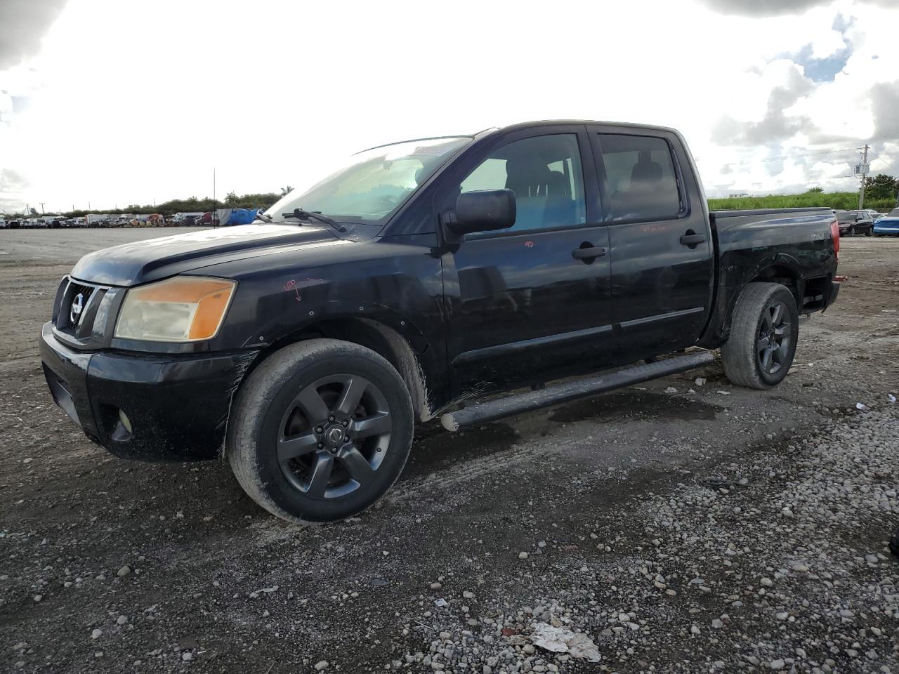NISSAN TITAN S 2012